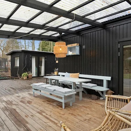 Gorgeous In With Kitchen بيت للعطل