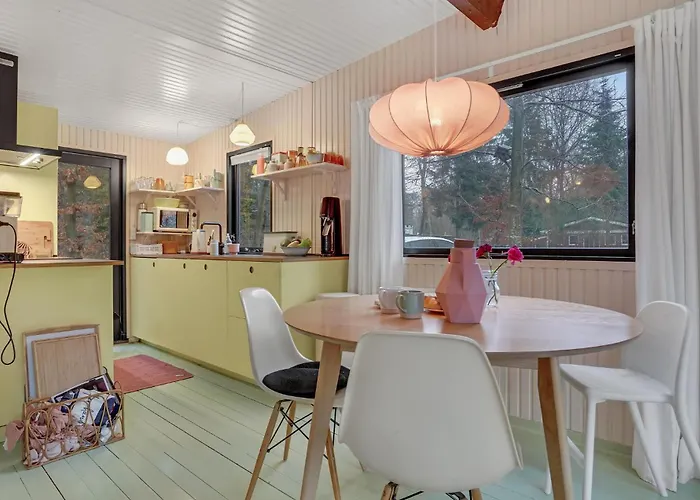 Gorgeous In With Kitchen